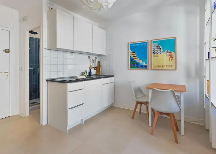 Appartement Le Dina Robin, 5mn A Pied, Wi-fi, Parking Prive A 5 Min La Grande-Motte