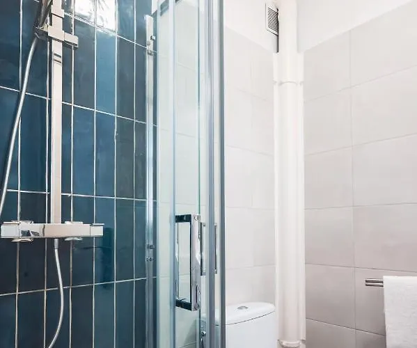 Le Dina Robin, 5mn A Pied, Wi-fi, Parking Prive A 5 Min Appartement *